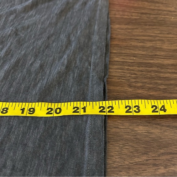 KISS Cropped Gray Graphic T-Shirt M - Picture 8 of 9